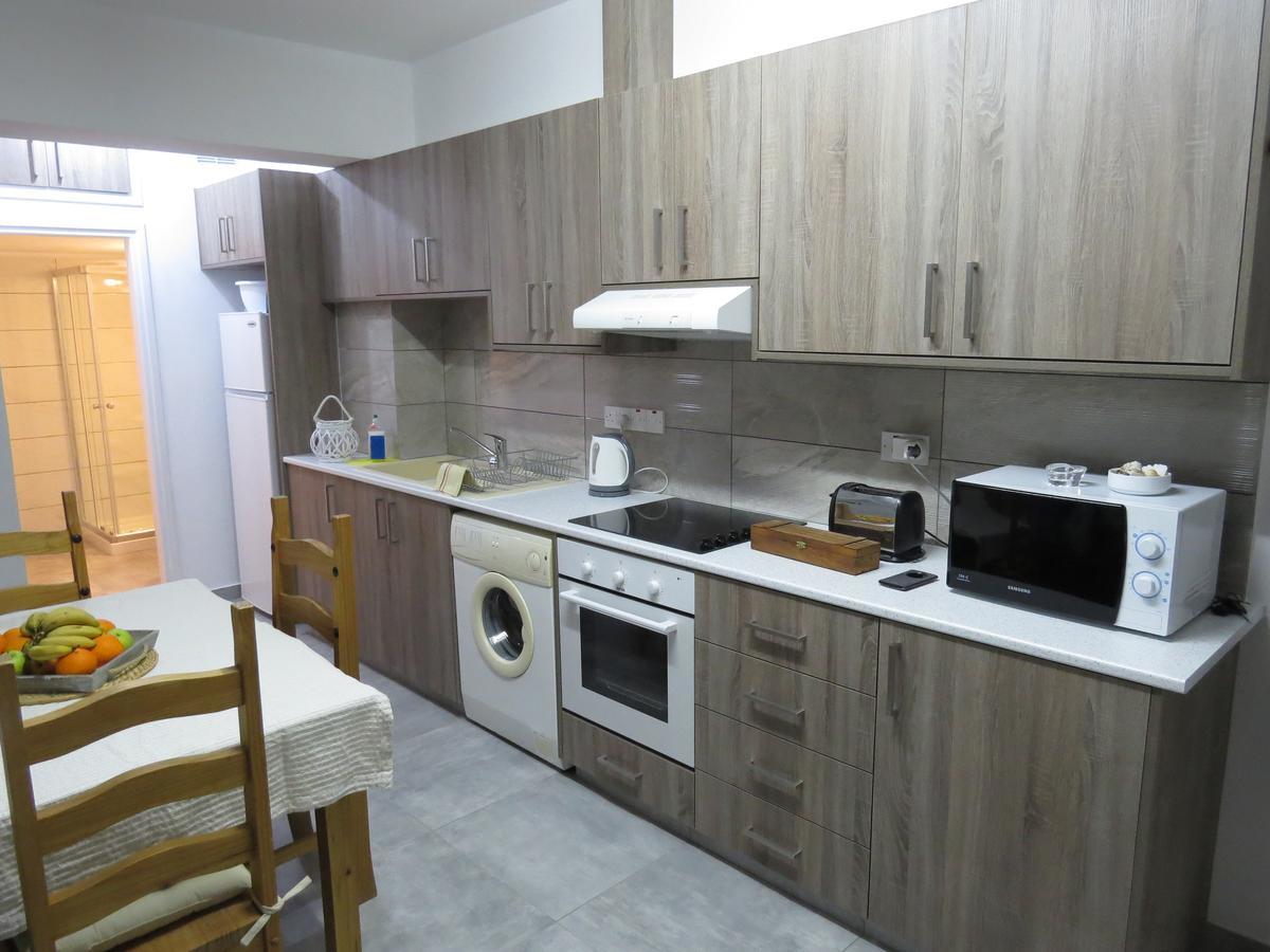 Adonis Apartment Pafos Dış mekan fotoğraf