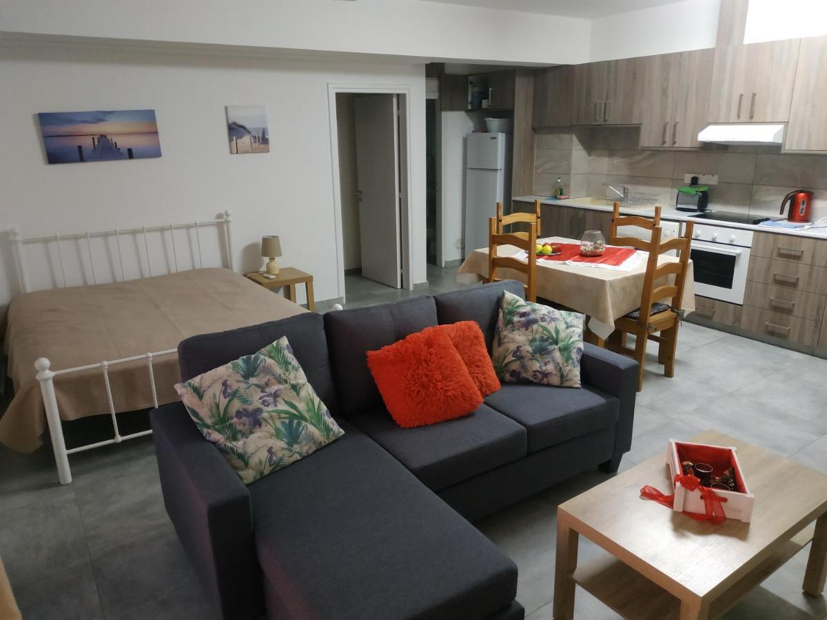 Adonis Apartment Pafos Dış mekan fotoğraf